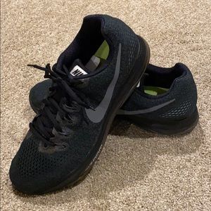Nike ZOOM Athletic Shoes